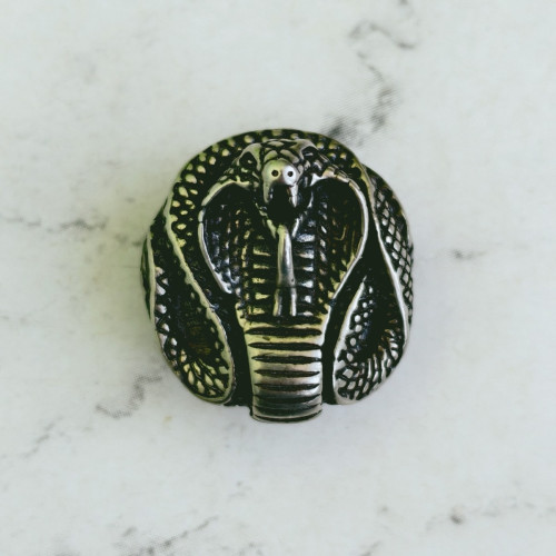 Рельефное кончо #13 «Кобра», 21,5*23мм, мельхиор