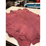 Овчина велюр, толщина 0.7-0.9 мм, цвет бордовый (Цвет - Бордовый; Производство - Турция; Толщина - 0.7-0.9 мм; Средний размер - 60 дм2)