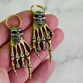 Подвеска декоративная "Кисть скелета", латунь-мельхиор