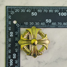 Пряжка декоративная #67 "Круглый крест", латунь, 38мм