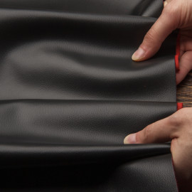 Сабрина "Черная на красном"