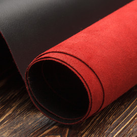 Сабрина "Черная на красном"