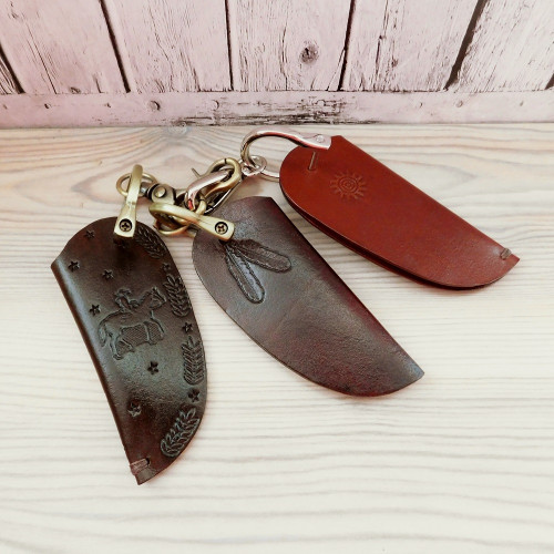 Ключница в виде колчана, кожа, металлофурнитура Ключница в виде колчана, кожа, металлофурнитура