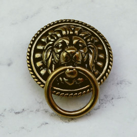 Рельефное кончос #1 "Лев с кольцом", 33мм, латунь