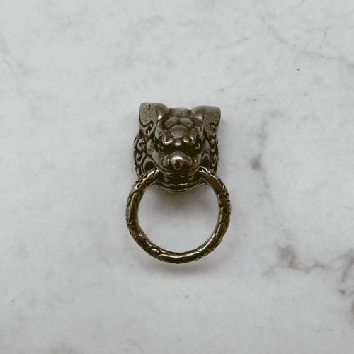 Рельефное кончо #8 «Собака с кольцом», 13мм, мельхиор