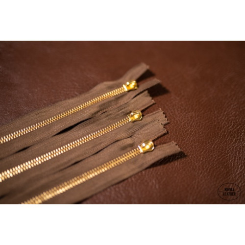 М-69. Молния YKK № 5, цвет коричневый, зубцы - латунь