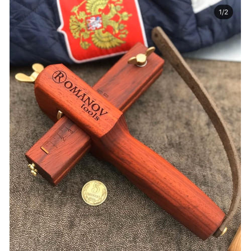 Красная машина